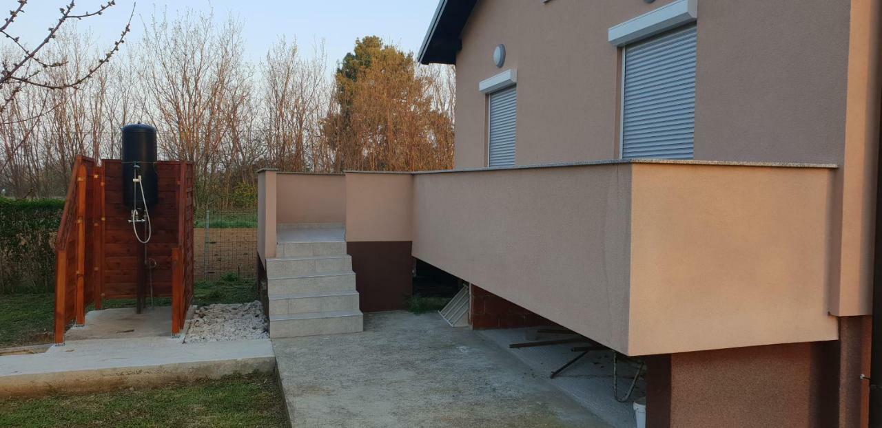 Holiday Home Begonja Privlaka  Buitenkant foto
